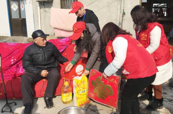 暖冬助老行动揭秘：物资捐赠与安